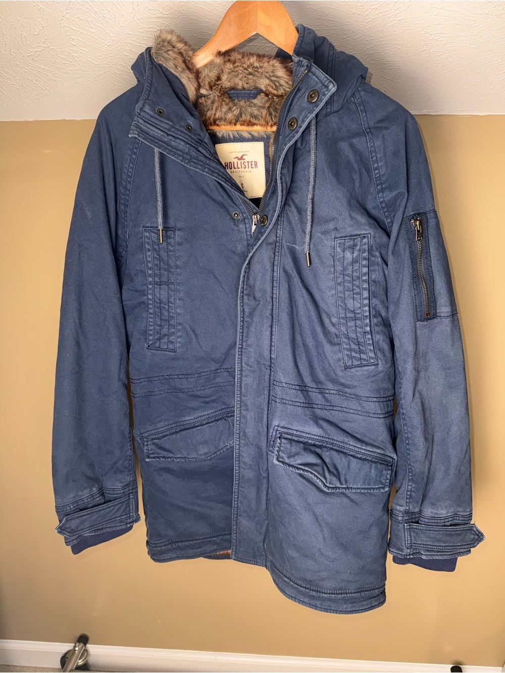Hollister Men's Blue Faux-Fur Hooded Field Utility Parka Coat